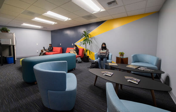 Commuter Lounge